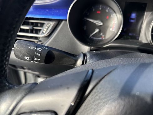 Used 2020 Toyota C-HR XLE image 18