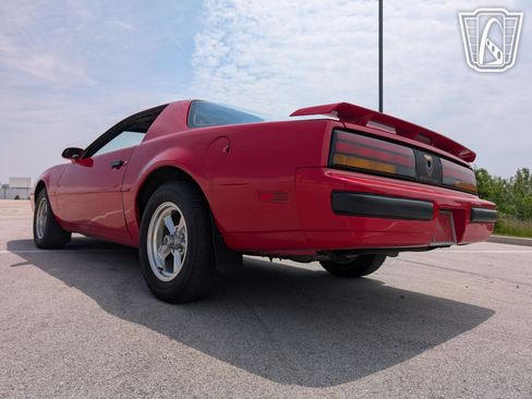 Used 1989 Pontiac Firebird Coupe image 9