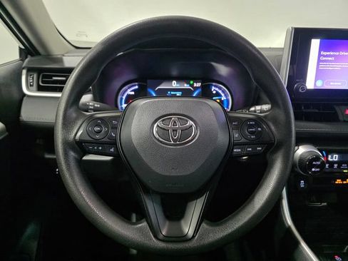 Used 2025 Toyota RAV4 XLE AWD/4WD image 16