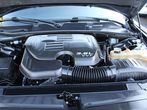 Used 2016 Dodge Challenger SXT image 26