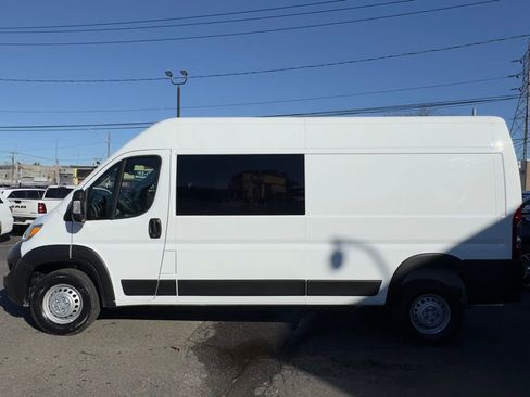 Used 2025 RAM ProMaster 2500 w/ Crew Van Package image 4