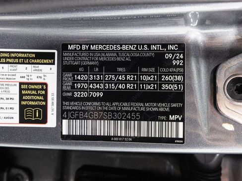 Used 2025 Mercedes-Benz GLE 450e 4MATIC w/ AMG Line Exterior image 39