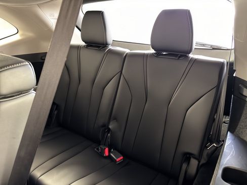 Used 2022 Acura MDX w/ Technology Package FWD image 32