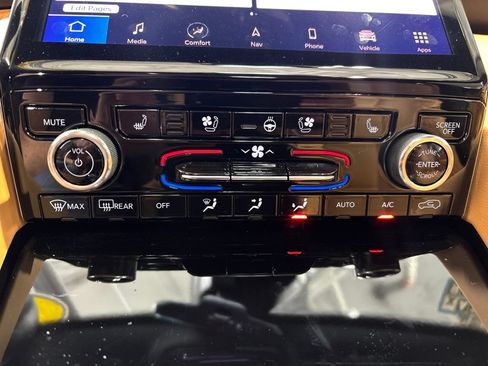 Used 2025 Jeep Grand Cherokee Summit AWD/4WD image 49