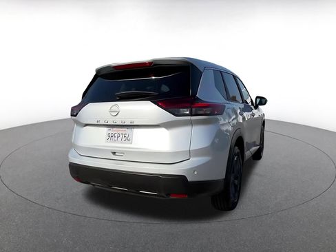 Used 2025 Nissan Rogue SV FWD image 14