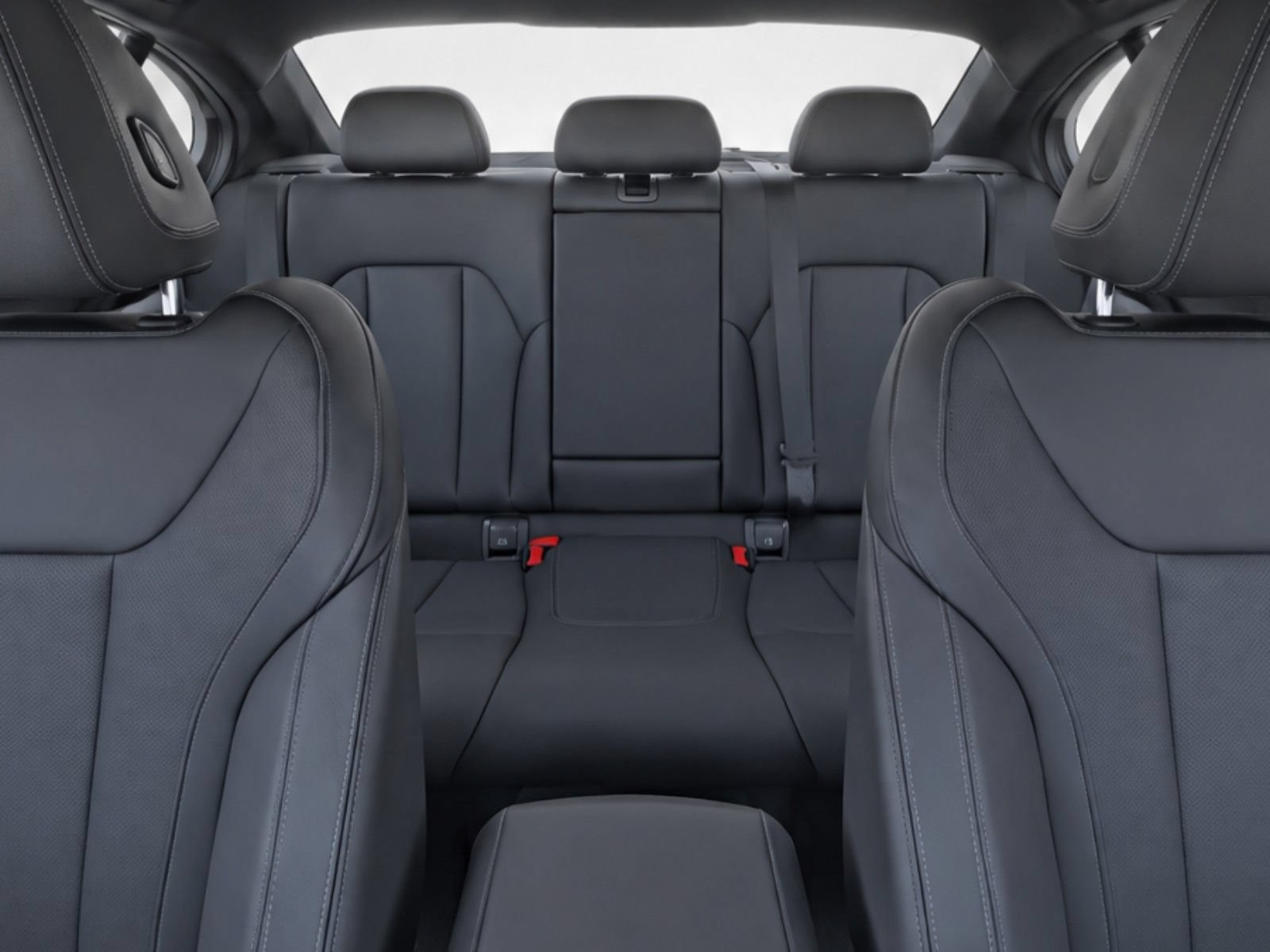 Certified 2025 BMW 330i Sedan RWD image 17
