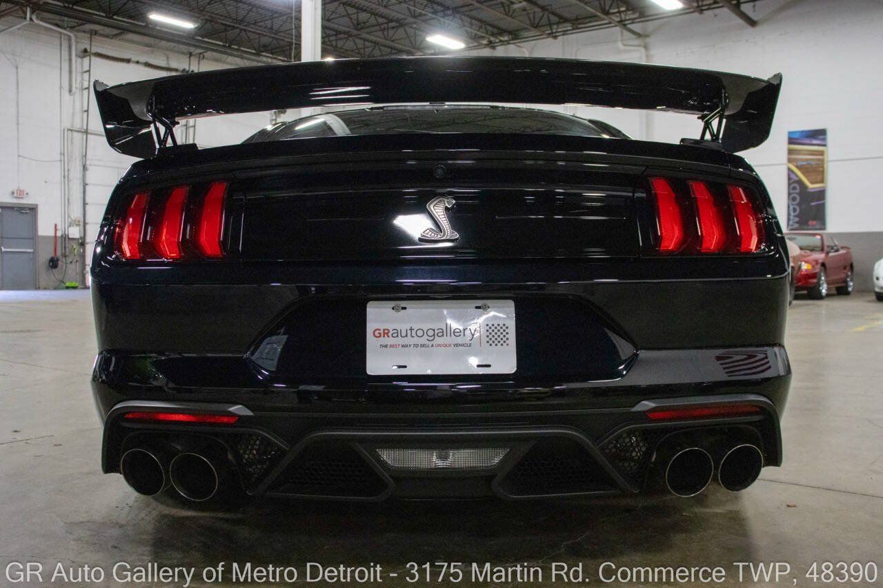 Used 2020 Ford Mustang Shelby GT500 w/ Carbon Fiber Track Pack RWD image 6