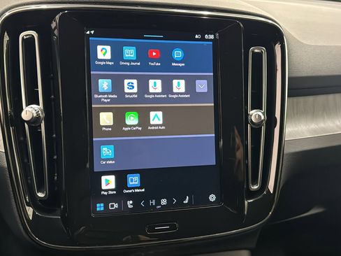 Certified 2023 Volvo XC40 B5 Core w/ Protection Package Premier image 16