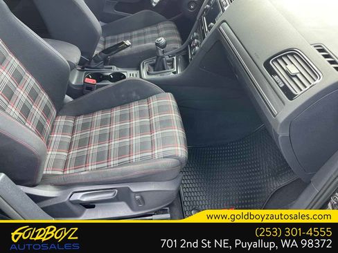 Used 2019 Volkswagen Golf 4-Door FWD image 28