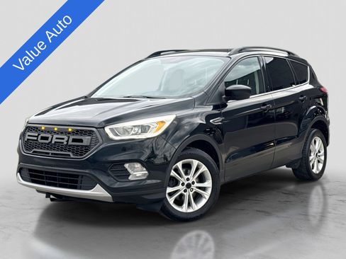 Used 2017 Ford Escape SE w/ Equipment Group 201A FWD image 1