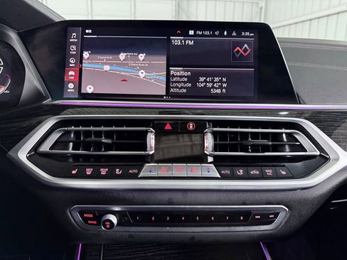 Used 2021 BMW X7 xDrive40i w/ M Sport Package AWD/4WD image 25