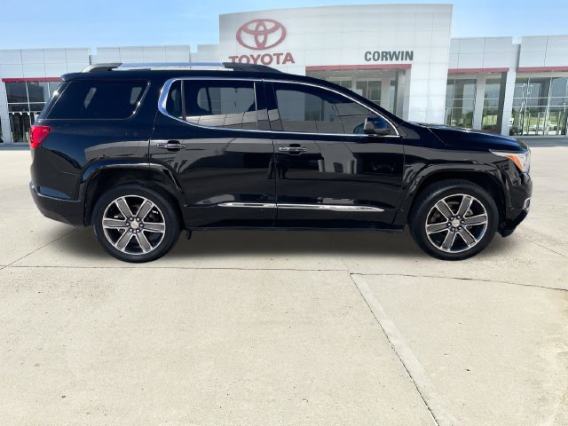 Used 2017 GMC Acadia Denali w/ Technology Package FWD image 6