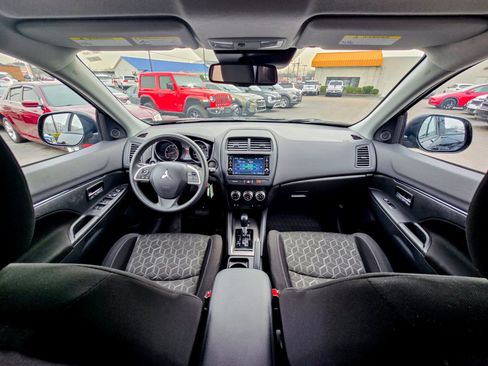 Used 2024 Mitsubishi Outlander Sport LE image 2