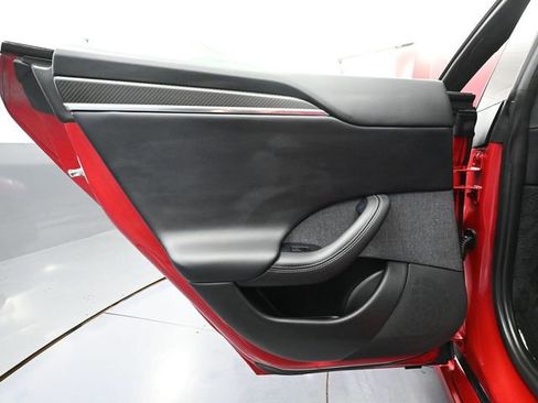 Used 2021 Tesla Model S Plaid image 33