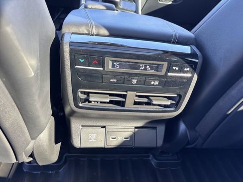 Used 2022 Acura MDX FWD w/ Technology Package image 18