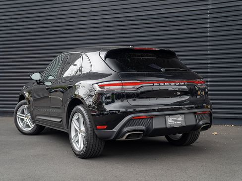 Certified 2026 Porsche Macan AWD/4WD image 3