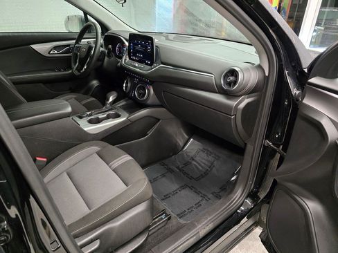 Used 2025 Chevrolet Blazer LT FWD image 29