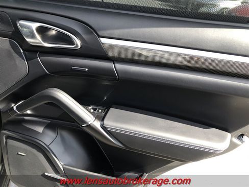 Used 2016 Porsche Cayenne GTS w/ Premium Package Plus AWD/4WD image 18