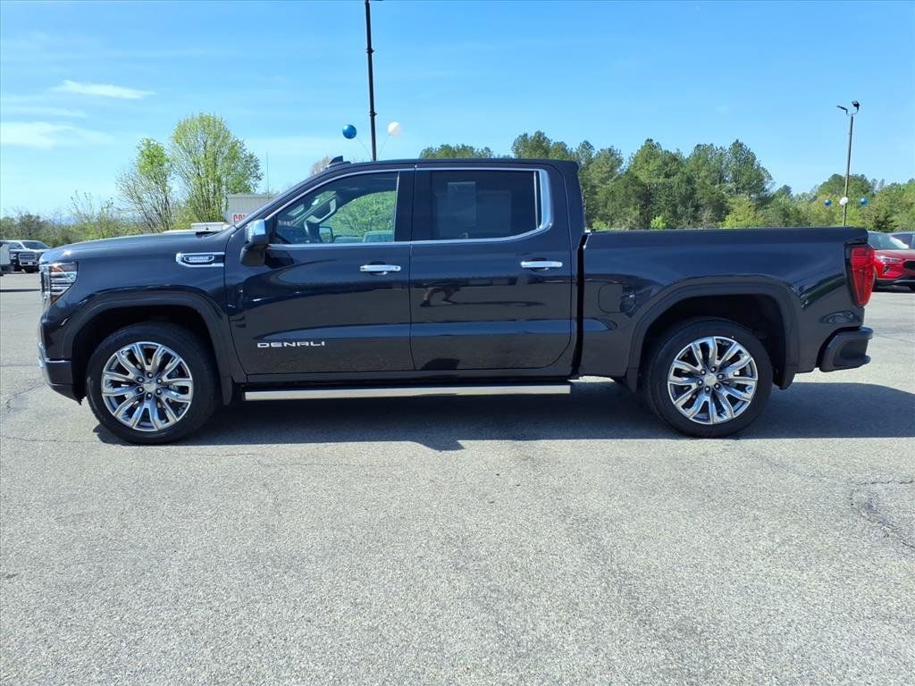 Used 2023 GMC Sierra 1500 Denali w/ Denali Reserve Package AWD/4WD image 2