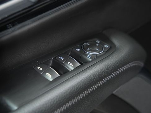 Used 2025 GMC Yukon Denali image 24