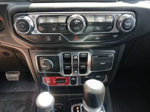 Used 2021 Jeep Gladiator Mojave AWD/4WD image 45