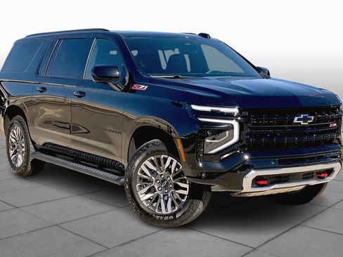 Certified 2025 Chevrolet Suburban Z71 image 3