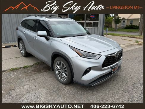 Used 2024 Toyota Highlander Platinum AWD/4WD image 1