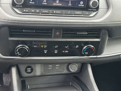 Used 2024 Nissan Rogue S image 29