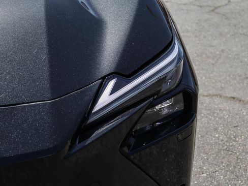 New 2026 Lexus ES 350e FWD image 7