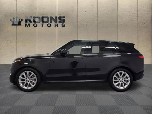 Used 2025 Land Rover Range Rover Sport SE image 4