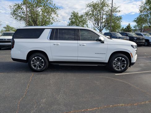 New 2026 Chevrolet Suburban LT w/ Comfort Package AWD/4WD image 10