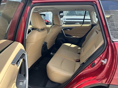 Used 2025 Toyota RAV4 XLE Premium w/ Weather Package AWD/4WD image 17