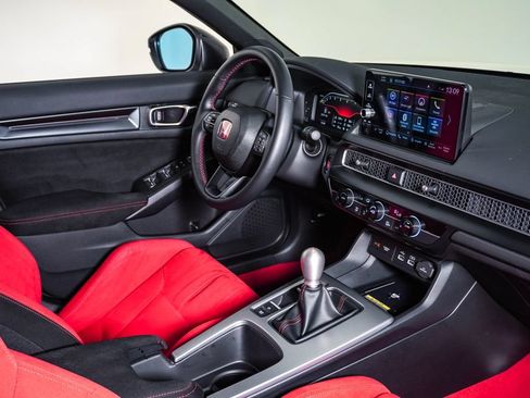 Used 2025 Honda Civic Type R image 15