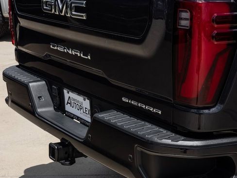 Used 2024 GMC Sierra 2500 Denali Ultimate image 8