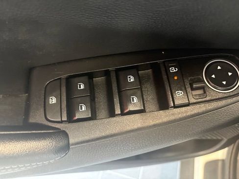 Used 2025 Kia Seltos S FWD image 27