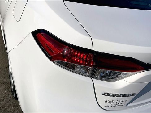 Used 2024 Toyota Corolla LE image 28