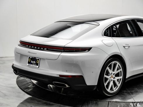 Used 2025 Porsche Panamera w/ Premium Package image 14