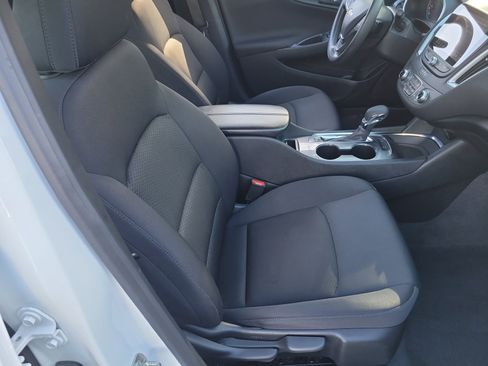 Used 2024 Chevrolet Malibu LT image 17