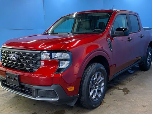 New 2025 Ford Maverick XLT w/ XLT Luxury Package image 4