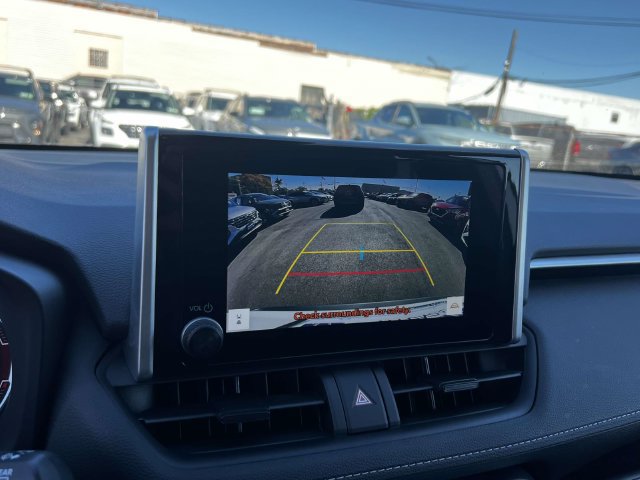 Used 2024 Toyota RAV4 LE AWD/4WD image 29