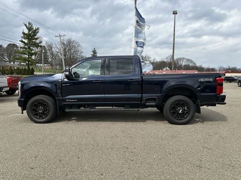 Used 2024 Ford F250 XLT w/ Black Appearance Package image 6