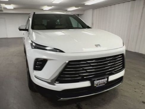 Certified 2026 Buick Enclave Preferred w/ LPO, Floor Liner Package image 3