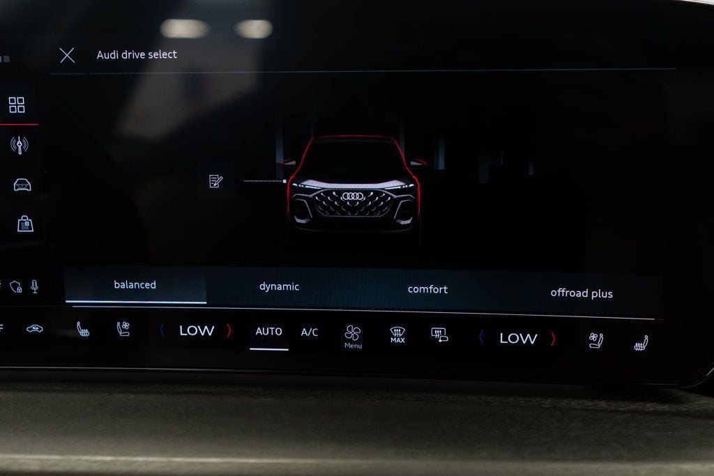 Used 2025 Audi Q5 Premium Plus AWD/4WD image 55