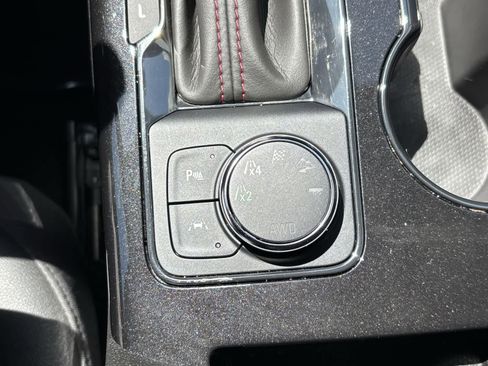 Used 2022 Chevrolet Blazer RS AWD/4WD image 25