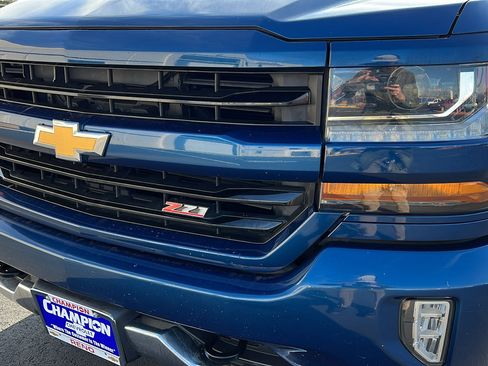 Used 2018 Chevrolet Silverado 1500 LT w/ All Star Edition image 10