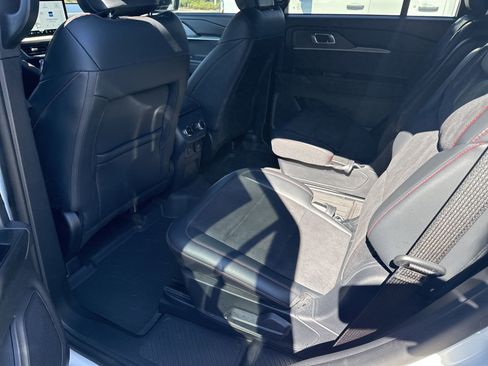 Certified 2025 Ford Explorer ST image 11