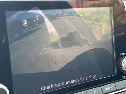 Used 2025 Nissan Altima 2.5 SV FWD image 19