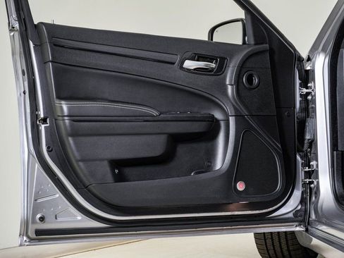 Used 2015 Chrysler 300 S image 26