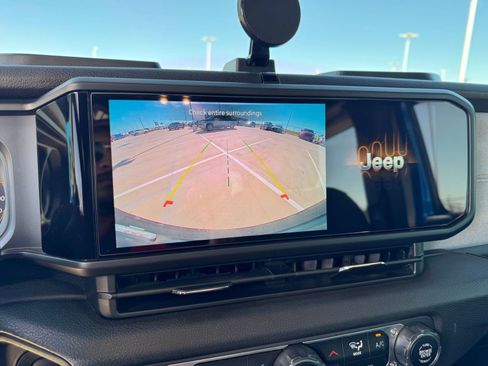 Used 2024 Jeep Wrangler Sport image 17