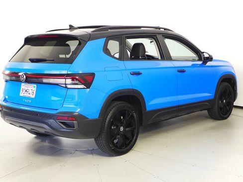 Used 2025 Volkswagen Taos SE FWD image 7